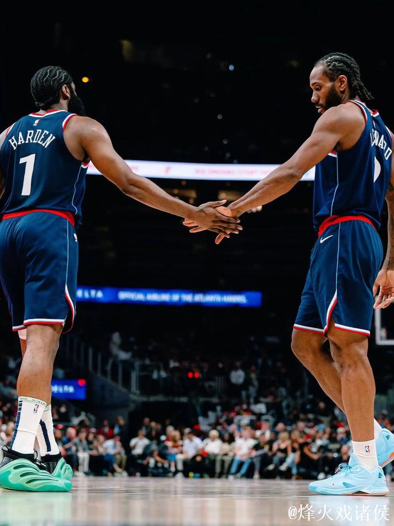 莱昂纳德与哈登联手轰下54分 快船狂胜国王41分豪取5连胜