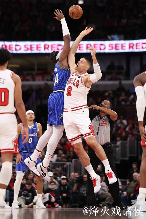 布泽利斯21+9+7班凯罗31+6+6 公牛主场战胜魔术